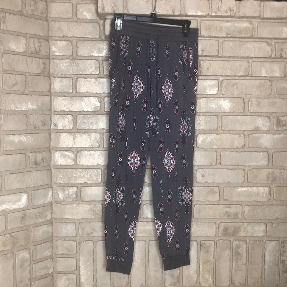 Pink Republic Grey Floral Joggers with Pockets Size Medium